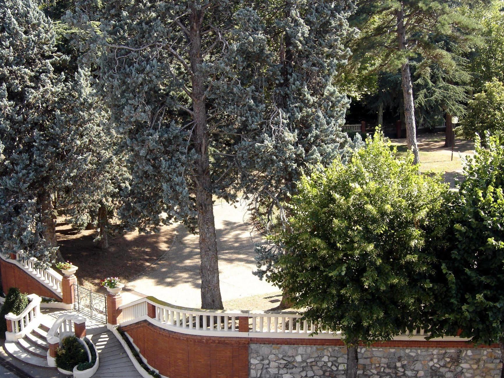 Hotel Restaurant Du Lauragais Logis De France Villefranche-de-Lauragais Luaran gambar